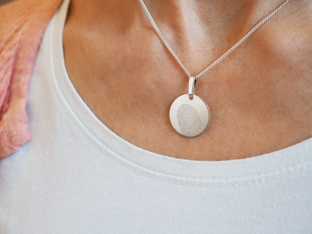 Erinnerungsschmuck mit FIngerabdruck